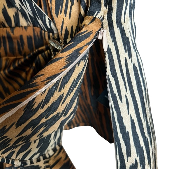 Lulus Fierce Ambition Brown Tiger Print Long Sleeve Top Sz Small NEW Faux Wrap - Picture 6 of 9